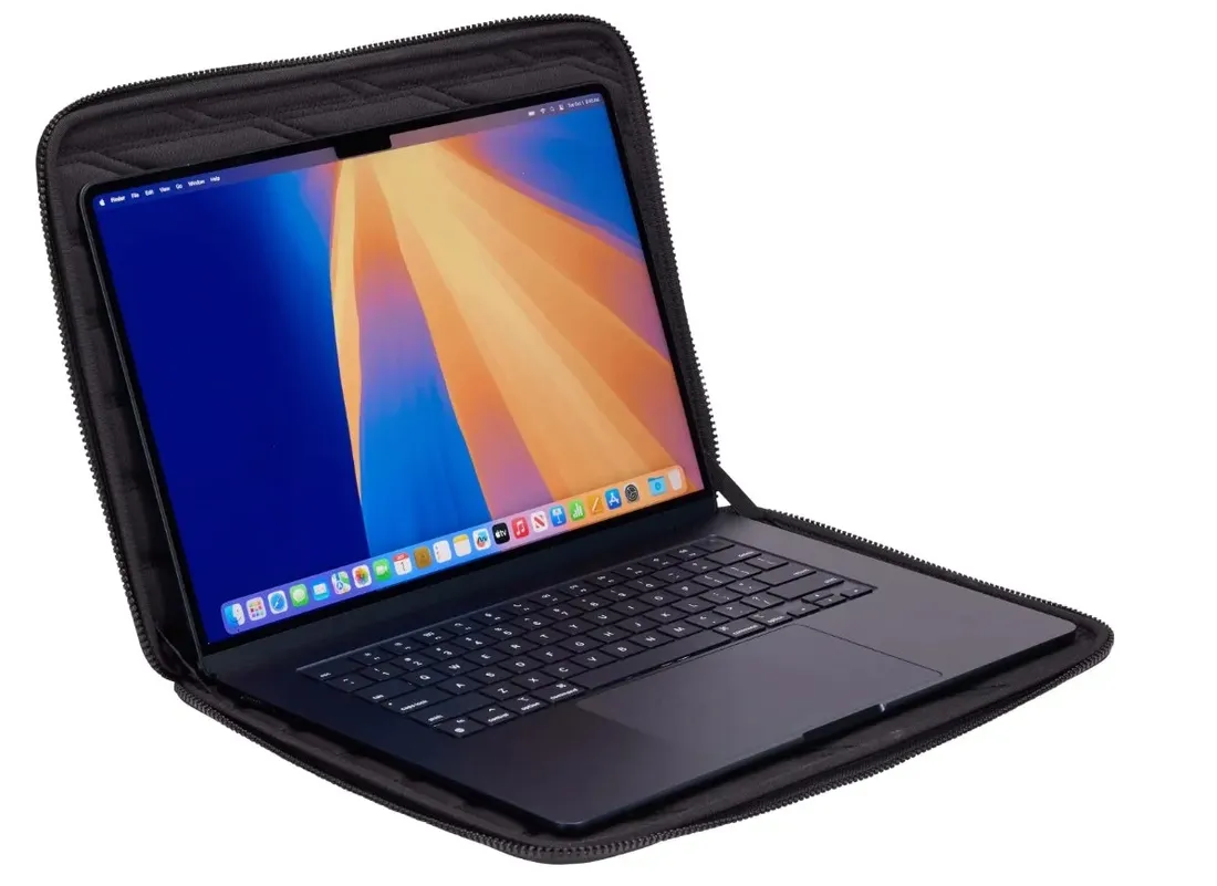 thule-gauntlet-5-macbook-sleeve-16-black-3205412-or-thule-thule