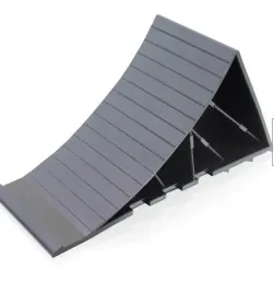 2-kliny-pod-kola-do-przyczep-samochodowych-z-uchwytem-do-16t