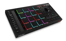akai-mpc-studio-kontroler-z-oprogramowaniem-tworzacy-kompletna-stacje-rob