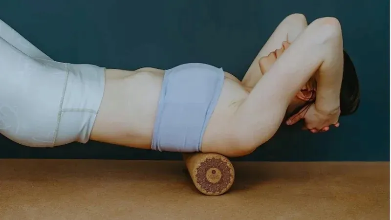 roller-walek-do-masazu-yoga-design-lab-cork