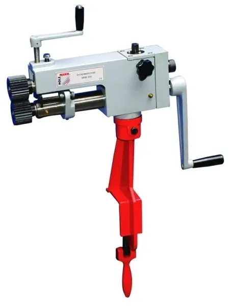 zlobiarka-do-rur-holzmann-skm200-6-walcow-glebokosc-do-200mm-obrotowy-korpu