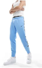 nike-spodnie-dresowe-meskie-dresy-jogger-repeat-logo-hv3994-447-niebieski-m
