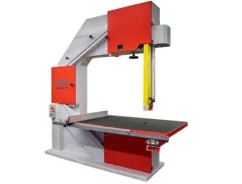 przemyslowa-pila-tasmowa-pionowa-do-drewna-pilarka-4kw-mocna-3-kola-solidna