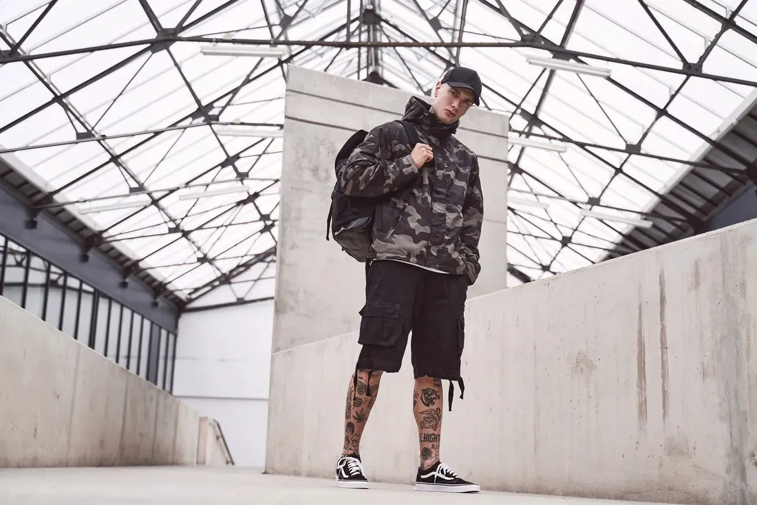 kurtka-brandit-windbreaker-frontzip-darkcamo-m