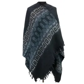 ponczo-narzuta-oversize-kobiece-eleganckie-z-nacieciem-stylowe-klasyczne