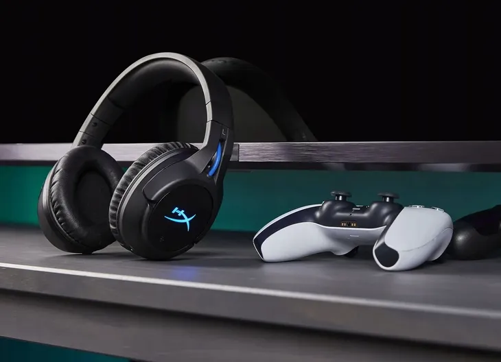 sluchawki-bezprzewodowe-gamingowe-hyperx-cloud-flight-wireless-ps4-ps5-pc-zasieg-20-m