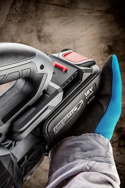 ladowarka-do-akumulatorow-energy-graphite-marka-graphite-stan-nowy