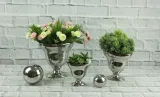 kula-dekoracyjna-srebrna-silver-15cm-material-wykonania-metal-wysokosc-produktu-15-cm
