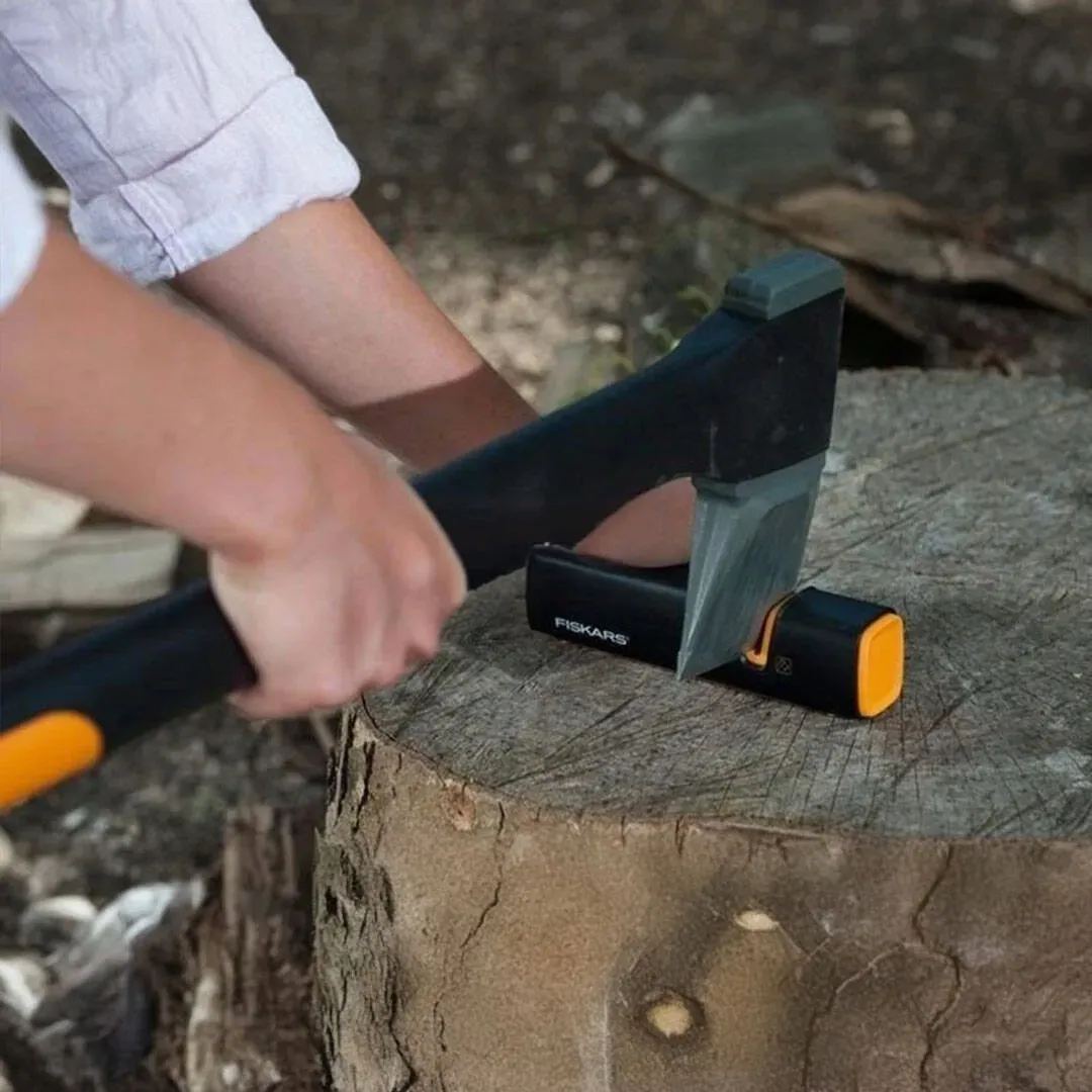 fiskars-xsharp-ostrzalka-do-nozy-noza-i-siekier-fiskars-x-sharp-1000601-