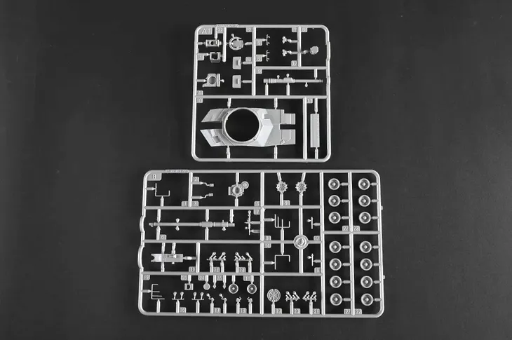 trumpeter-07192-leopard-2a6ex-mbt-1-72-skala-skala-1-72-i-1-76