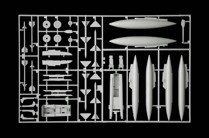 1-48-rf-4e-phantom-ii-model-samolotu-odrzutowego-marka-italeri-stan-nowy