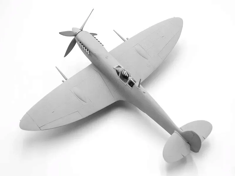 spitfire-mk-vii-wwii-british-fighter-1-48-marka-icm