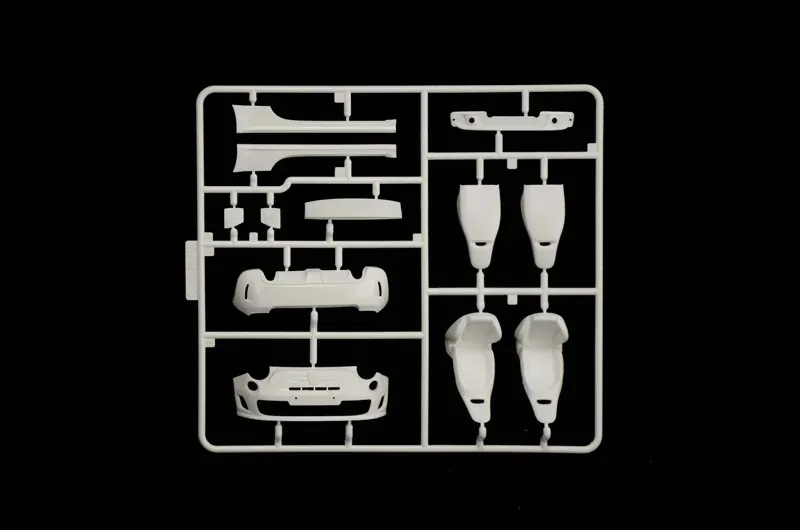 1-24-model-samochodu-500-abarth-2008