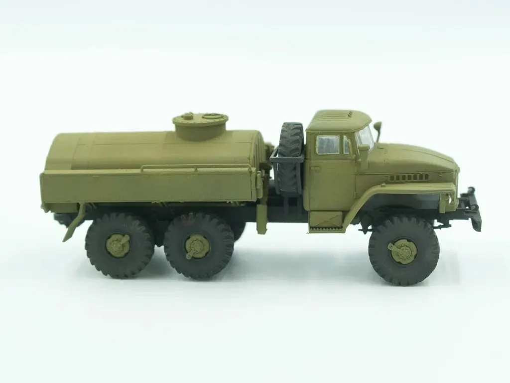atz-5-375-fuel-bowser-1-72-marka-icm