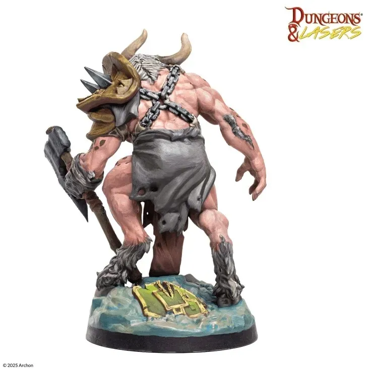 dungeons-and-lasers-minotaur-wladca-labiryntu-stan-nowy