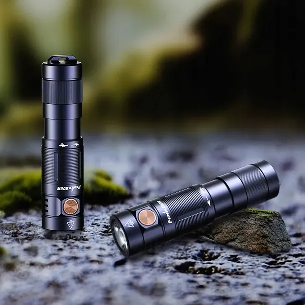 latarka-led-fenix-e09r-zasilanie-akumulatorowe