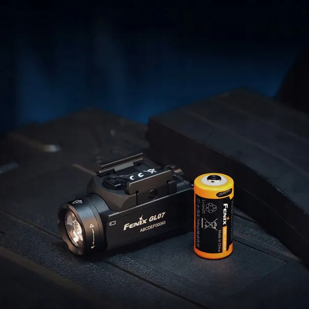 latarka-na-bron-fenix-gl07-zrodlo-swiatla-led