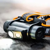 latarka-czolowa-fenix-hm70r-cechy-dodatkowe-kurzoodpornosc-ladowanie-usb-o-ring-wodoodpornosc-wstrzasoodpornosc