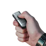 latarka-led-fenix-e06r-szara-zasilanie-akumulatorowe