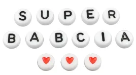 napis-z-koralikow-super-babcia-koraliki-literki-serduszka-serca-dzien-babci