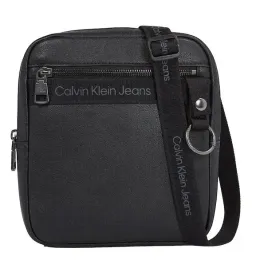 calvin-klein-torba-listonoszka-explorer-reporter18-pu-czarna