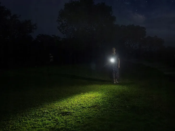 latarka-led-fenix-e01-v2-0-czarna-marka-fenix