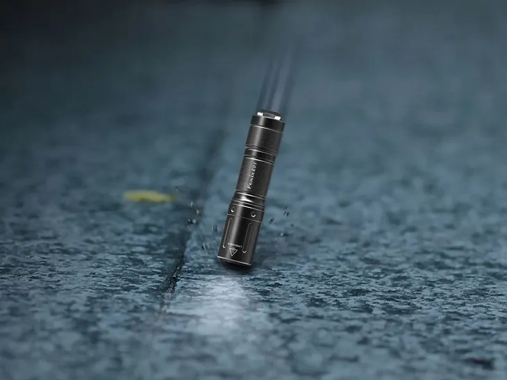 latarka-led-fenix-e01-v2-0-czarna-zrodlo-swiatla-led