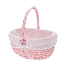 owalny-wielkanocny-kosz-wiklinowy-z-materialem-na-swieconke-dla-dzieci