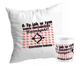 zestaw-poduszka-kubek-prezent-na-walentynki-jak-obchodze-walentynki
