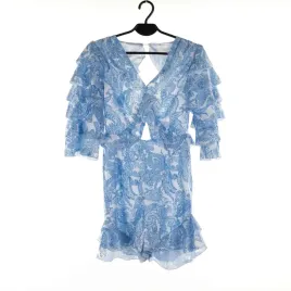 kombinezon-damski-caramella-bialo-niebieski-krotki-z-falbankami-wzorzysty-s