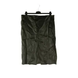 spodnica-damska-papaya-czarna-imitacja-skory-midi-prosty-fason-44