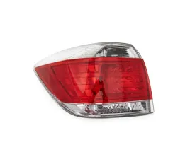 lampa-tyl-do-toyota-highlander-2011-2013-815600e070-lewa