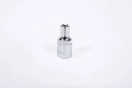 yato-nasadka-1-4-torx-e5