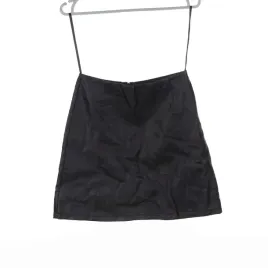 spodnica-damska-primark-czarna-przed-kolano-imitacja-skory-trapezowa-34