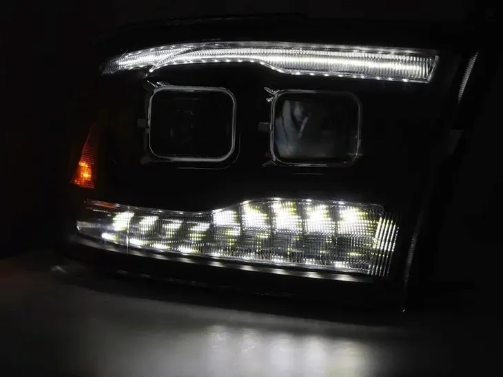 lampy-reflektory-black-led-do-dodge-ram-09-18-rodzaj-swiatel-mijania-tradycyjne-halogenowe