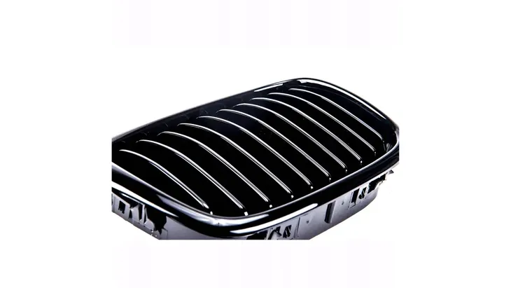 grill-bmw-5-e39-pojedyncze-zeberka-gloss-black-stan-nowy