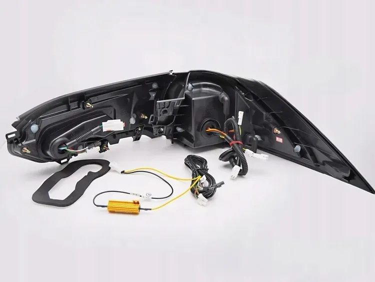 lampy-tylne-do-toyota-rav4-19-