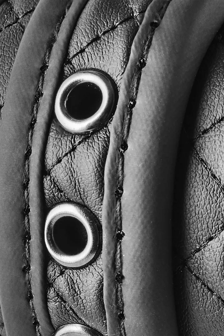 blaze-handcuff-diamond-black