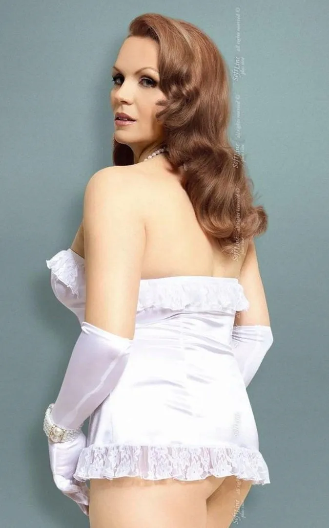 xiria-plus-size-white-xl