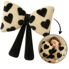 puchata-poduszka-dekoracyjna-duza-kokarda-w-serca-40-x-50-cm-pds24