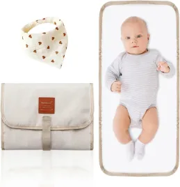 podkladka-do-przewijania-niemowlat-skladany-przewijak-dla-dzieci-sliniaki