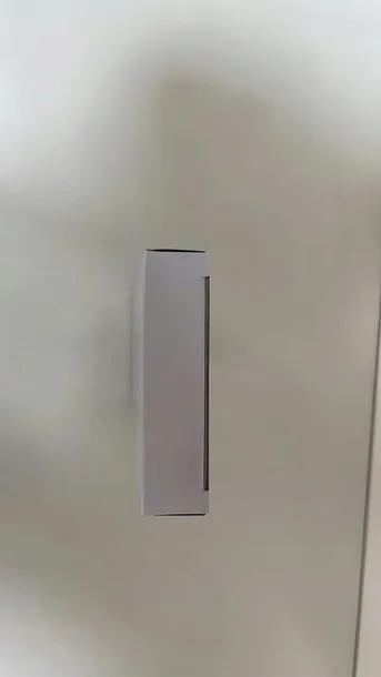 lampka-nocna-electight-bialy-barwa-swiatla-zolty