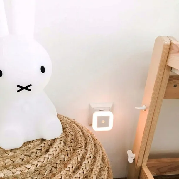 lampka-nocna-bialy-plec-brak-informacji