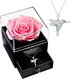 wieczna-roza-pudelko-kwiatowe-na-walentynki-naszyjnikprezent-walentynki