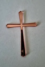 topper-na-tort-rozowa-plexi-dekor-na-bok-krzyz-krzyzyk-komunia-chrzest
