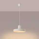 lampa-wiszaca-bilo-bezowa-pomieszczenie-jadalnia-kuchnia-salon-sypialnia