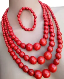 goralskie-czerwone-korale-drewniane-zestaw-folk-potrojne-stopniowane-ludowe