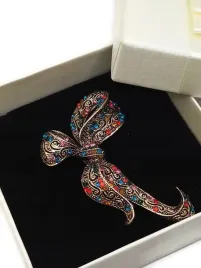 -percent-broszka-zawieszka-zlota-kokarda-wstazka-kolorowa-pudelko-na-prezent