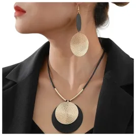 komplet-bizuterii-kolczyki-naszyjnik-kolor-zloty-czarny-kolka-kola-modny