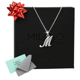 naszyjnik-z-literka-literka-m-pancerka-srebro-pudelko-lancuszek-srebrny